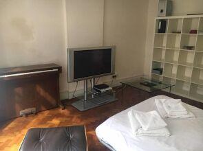 Airy 2 bed 2bath Flat Close to Oxford St!