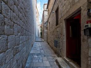 Historical City Center Apartment