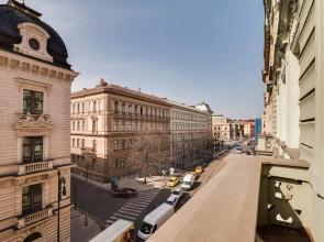 Charles Bridge - 3 bedroom Apartment - Old Town