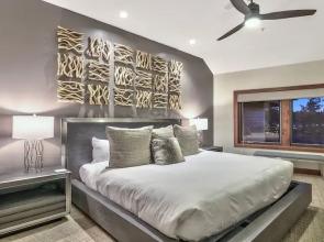 LuxuryÂ 3br  Steps From Heavenly Village & Gondola 3 Bedroom Condo by RedAwning