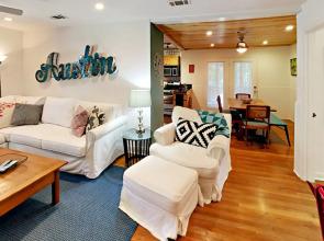 2BR Newly Remodeled Stylish Rosedale House by RedAwning