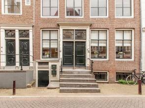 Old Masters Apartment