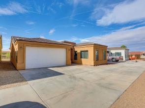 7 Mi to Golf: Mtn-view Retreat in Bullhead City