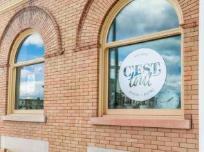 Rideau 2Br Signature Apartment Free Parking 3