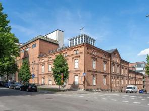 Stylish Loft next to City Center & Lake Pyhäjärvi