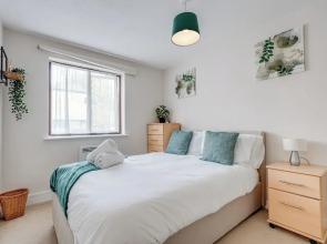 Canadawater-2bedroom-1bathroom-free Parking