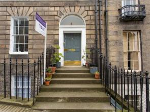 Quiet City Centre Spacious Apartment