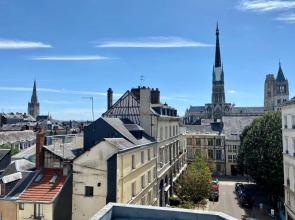 Hyper centre - Cathedrale - charmant F3 - 80 m2.