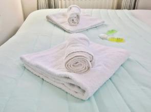 2 Bed House Near Beach with Free Parking