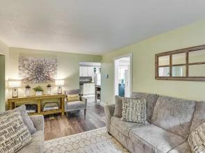 < 1 Mi to Notre Dame: Family-friendly Home!