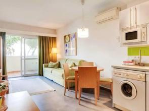 Apartment With one Bedroom in Benalmádena, With Shared Pool, Balcony and Wifi