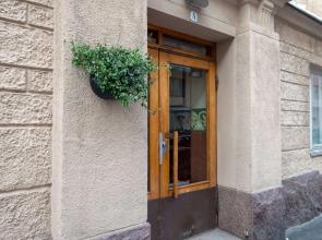 2ndhomes Deluxe 2BR Top Floor Apartment