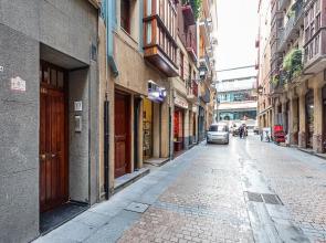 OLD TOWN VIII apartment by Aston Rentals