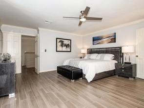 The House of 425 Coral Way 5 Bedrooms 4.5 Bathrooms Home