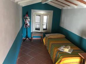 Ampio appartamento con torretta su Parma.