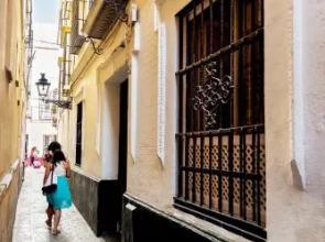 Genteel Home Lope de Rueda