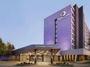 DoubleTree by Hilton Toronto Airport
