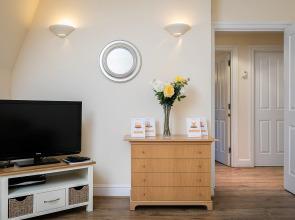 Large 1-bedroom right next to Oxford street