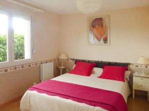 Nice Holiday Home Near the Beach, Hillion