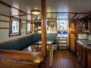 Unique Boat in Rotterdam near Town Center