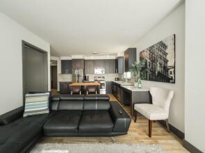 Pike's Place Lux Suites by Barsala