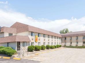 Super 8 by Wyndham Buffalo