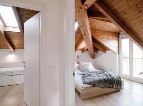MyHomeInComo - Modern Luxury Attic