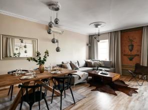 Historic Apartment With Antique Fresco at Main Square Old Town View