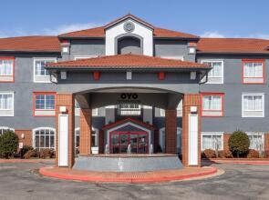 OYO Townhouse Oklahoma City Penn Square