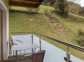 Cozy Holiday Apartment in Zell am See With a Balcony Near the ski Area