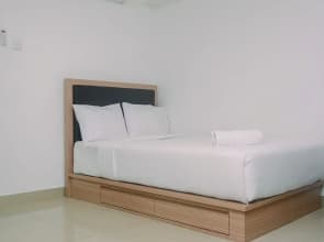 Cozy with Modern Design Studio Apartment at Tamansari The Hive