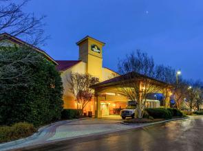 La Quinta Inn & Suites by Wyndham Raleigh Durham Intl AP
