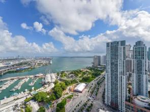 Stunning Apt in Biscayne with Bay Views