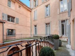 Furnished apartment with balcony in the center of Aix-en-Provence