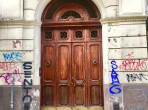 Bari Black and White