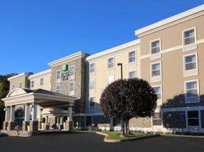 Holiday Inn Express Hotel & Suites Danbury - I-84 by IHG