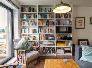 Eclectic 1BD Flat Walthamstow