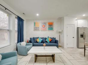 Townhome < 5 Mi to Naperville & Morton Arboretum