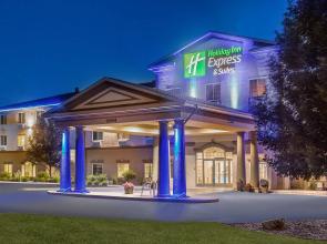 Holiday Inn Express & Suites Eau Claire North by IHG