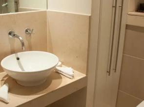 Discovery Dock Apartments East by OYO Rooms