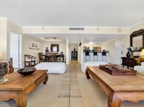 Amazing 3BR direct oceanfront PH by YouRent!