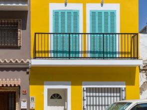 Renthas Huelin Beach