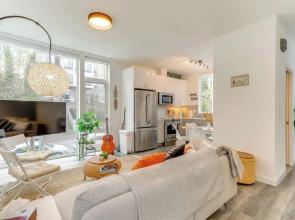 5 Mi to Dtwn: Pet-friendly Townhome in Seattle!