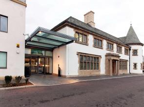 DoubleTree by Hilton London Heathrow Airport