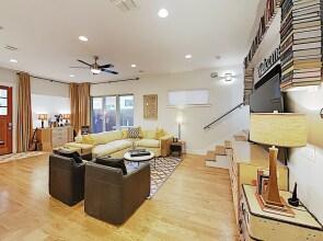 New Listing! Bouldin Creek W/ Rooftop Deck 4 Bedroom Home