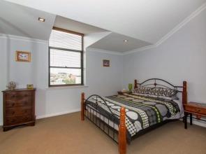 Spacious Apartment with Sea Views