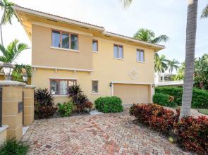 King Of Las Olas Waterway W/ Private Pool & Dock 5 Bedroom Home