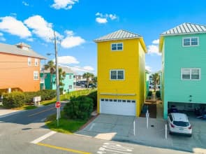 Colorful Cottage Next to Pier Park w/ Gulf Views and Pool!