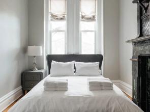 6 Bedroom Townhome Near NYC