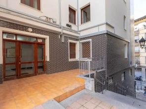 Old Town Vi Apartment With Parking By Aston Rentals